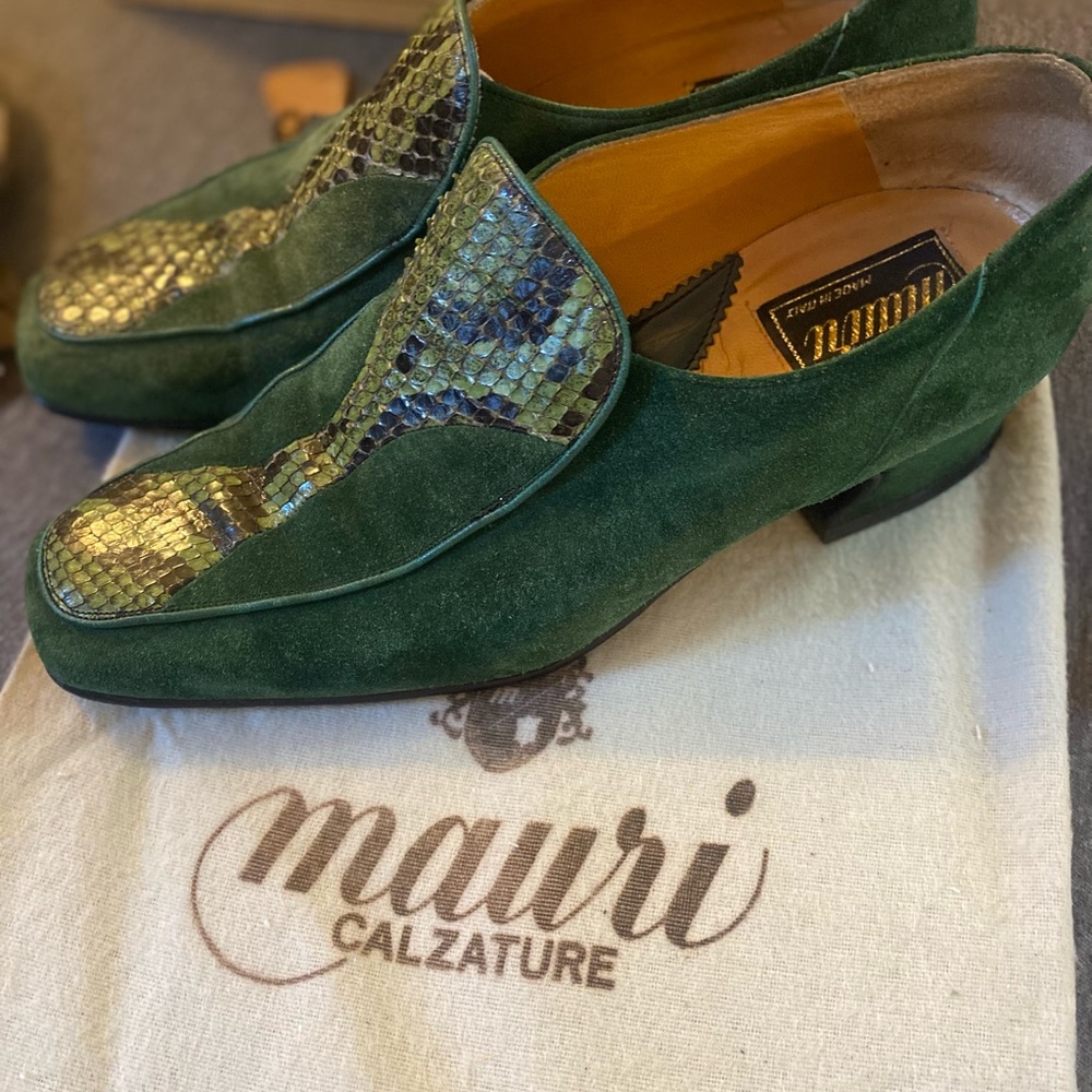 Vintage Amauri Calzature Italian suede and snakeskin shoes.
